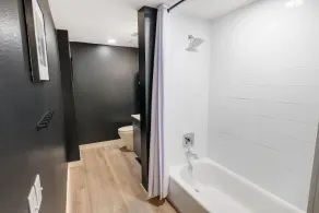 The Rambler Inn - Bathroom