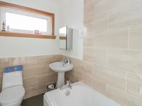 Cromallt - Bathroom
