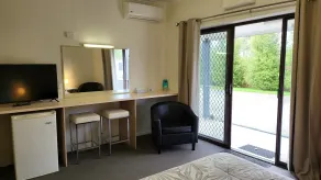 KooWeeRup Motel - Room