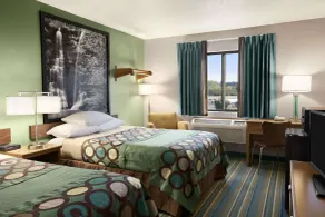 Super 8 by Wyndham Batesville - Room