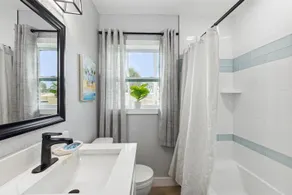 131 W Pasco Ln - Badeværelse