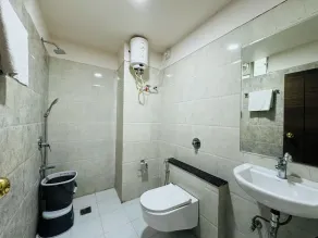 Col's Hotel Uphaar - Bathroom