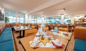 Barry Memle Directly at the Lake - Restaurant