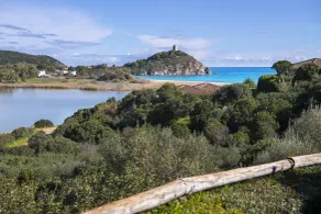 Baia di Chia Resort Sardinia, Curio Collection by Hilton - Chambre