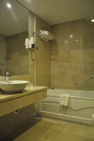 Happy Inn Gebze Hotel - Bathroom