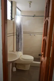 Hostal Apu Qhawarina - Bathroom