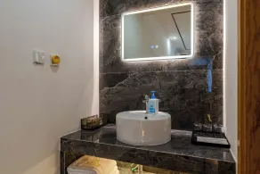 ManBuYunDuan.Theme Inn - Badezimmer