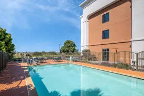 Hampton Inn & Suites Oakland Airport-Alameda - Pool