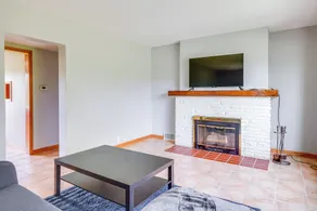 Pet-friendly New Berlin Retreat w/ Patio & Yard! - Interiör