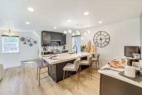 Walk to Waterfront: Michigan Retreat w/ Game Room - Innvendig
