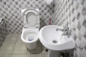 Rising Star Shortlet - Bathroom