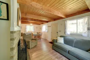 5 Mi to Fox State Forest: Lakefront Home w/ Dock - Interiör
