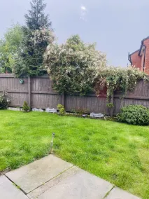 Beautiful House Minutes Away From Liverpool Airport With Huge Garden - Sportplatz