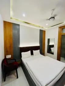 OYO 26773 Hotel Satyam Inn - Zimmer