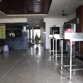 Hotel Bablu Yadav - Restaurante