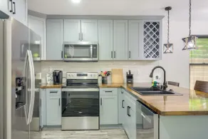 Walk to Stadiums & Dining: Pet-friendly Home! - Innenbereich