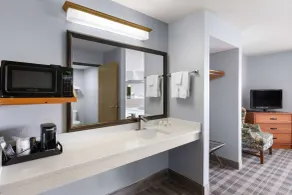 AmericInn by Wyndham Stuart - Badezimmer
