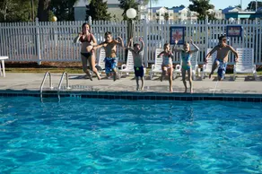 Windjammer Villas II - Piscina