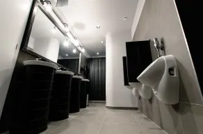 Main Square Hostel - Baño