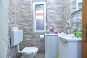 Spacious flat with pool just 300m from the beach - Baño