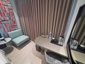 Brits Hotel Puri Indah - Zimmer