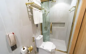 Uma Hotel and Residences - Bathroom
