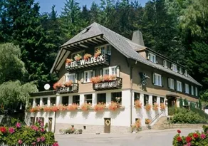 Hotel Waldeck in Todtnau - Fassade der Unterkunft