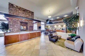 Heritage Inn & Suites - Brooks - Vestíbulo