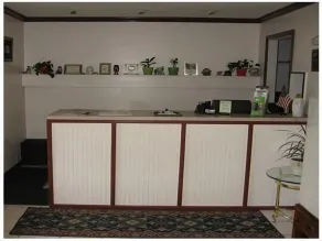 Red Carpet Inn and Suites Plymouth - Lobby