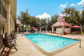 Red Roof Inn PLUS+ Dallas - Addison - Pool