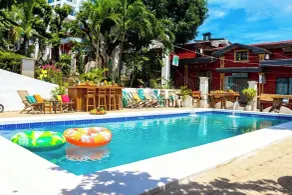 Screaming Gecko Hostel- Aircon - Pool