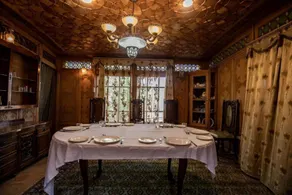 Kharpalace group of houseboats - Restaurant