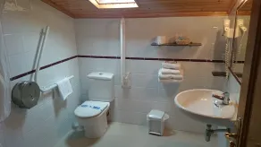 Hotel Valdoviño Air Con - Badrum