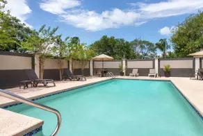 La Quinta by Wyndham Brownsville North - Piscine