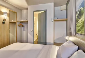 B&B HOTEL Clermont-Ferrand Le Brézet Aéroport - Habitación