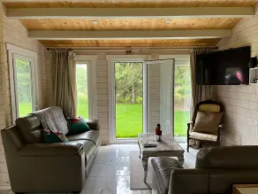 Cosy Cabin Hideaway 3km From Cavan Town - Sala de estar