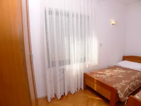8 Person 3 Bed Apartment With Pool Near the Beach - Quarto