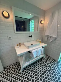 Sadef Akkonak - Bathroom