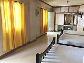 RedDoorz at Royal Grande Beach Resort Batangas - Rum