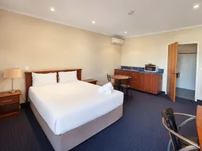 Gladstone Capricorn Apartments - Værelse