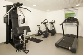 Séjours & Affaires Paris Bagneux - Fitnessbereich