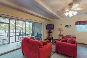 2BR Lakefront Lake Murray Home w/ Dock & Deck - Innenbereich