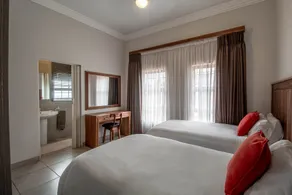 Camelot Guest House & Apartments - Room