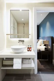 Hyatt House Manchester - Aparthotel - Bathroom