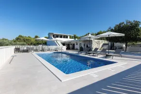 House Natura - Rückzugsort im Hinterland von Trogir - Pool