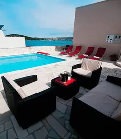 Villa Mona - Pool