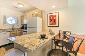 Lovely Norwich Villa, On Golf Course w/ Amenities! - Interiør