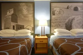 Super 8 by Wyndham Swift Current - Chambre