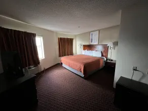 Days Inn & Suites by Wyndham Rancho Cordova - Chambre