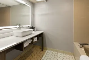 Red Roof Inn & Suites Monroe, NC - Salle de bain